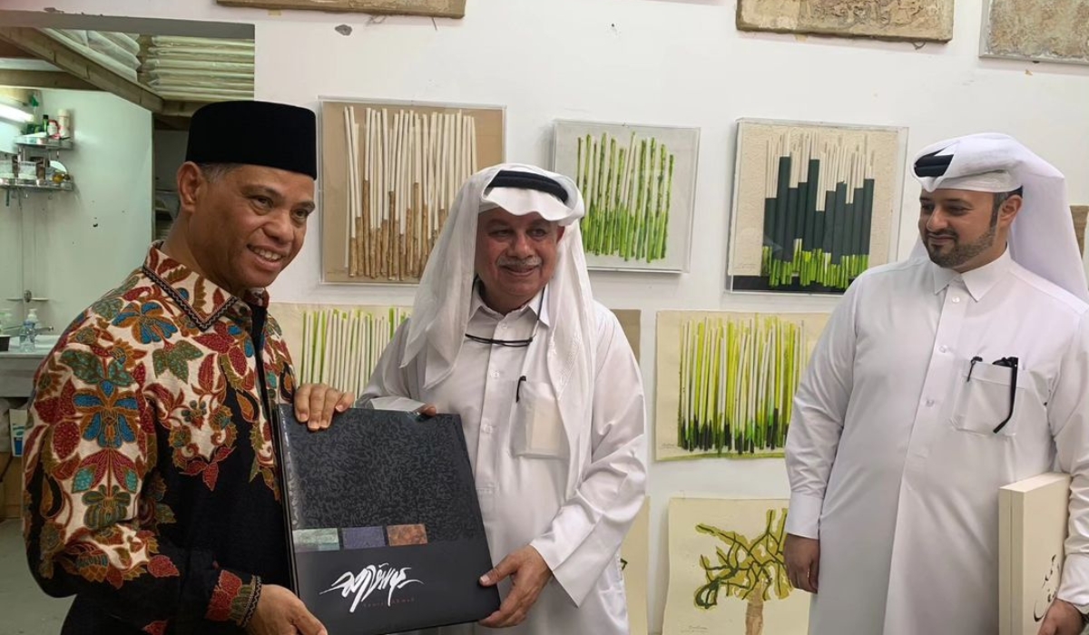Artists from Qatar and Indonesia Work Together on The Exhibition "Dialogue of Paper"